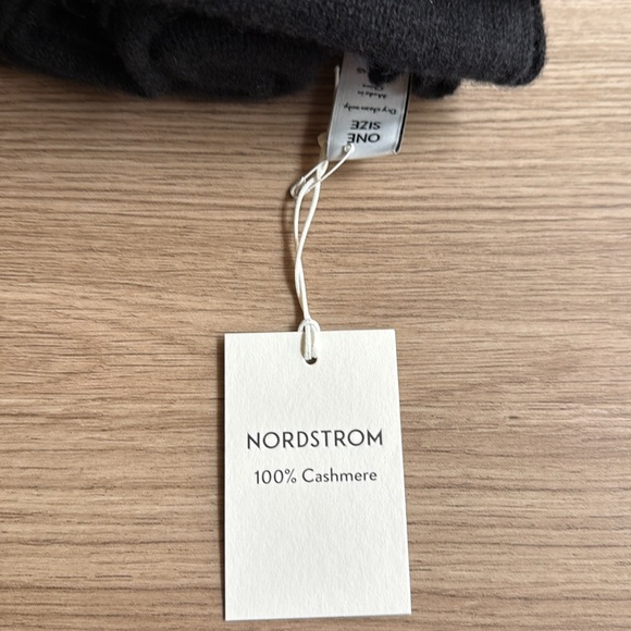 New Nordstrom Black Cashmere Wrap Blanket - Picture 3 of 6